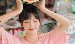 关于娱乐吃瓜的头像女