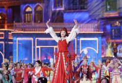 新疆人住宫殿娱乐吃瓜,一场别开生面的生活画卷